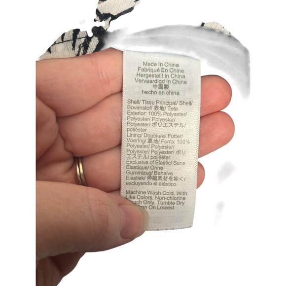 J.Crew‎ Black & White Seashell Smocked Crinkle Puff-sleeve - Picture 3 of 5